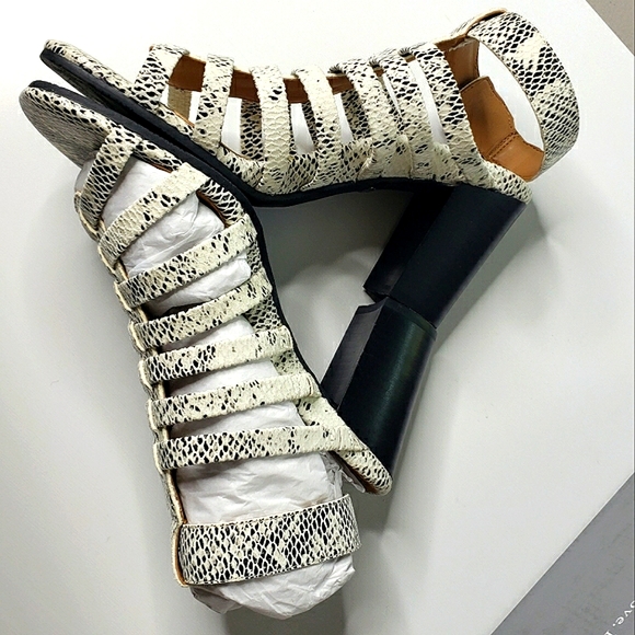 Vionic Sami Snakeskin Leather Strappy Stacked Heel Coushioned Gladiator Sandals - Picture 3 of 16